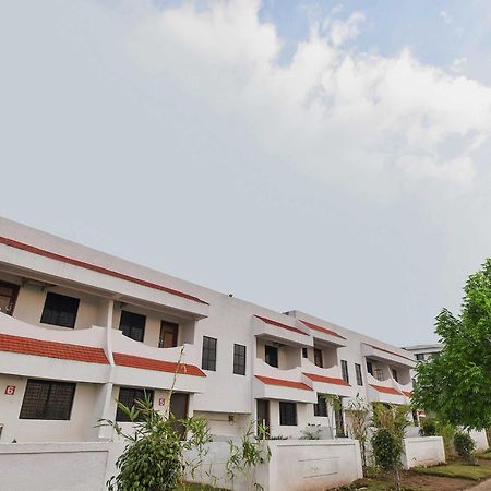 Spot On Carnival Resorts Rāipur Exterior foto