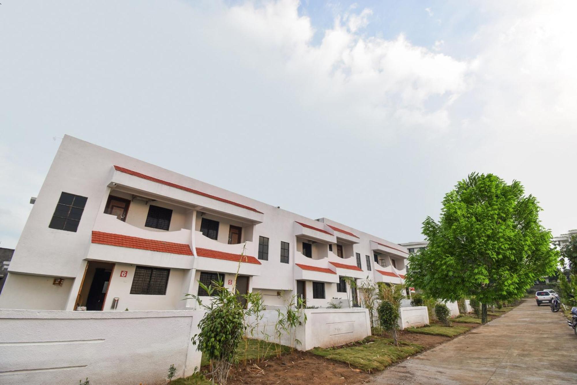Spot On Carnival Resorts Rāipur Exterior foto