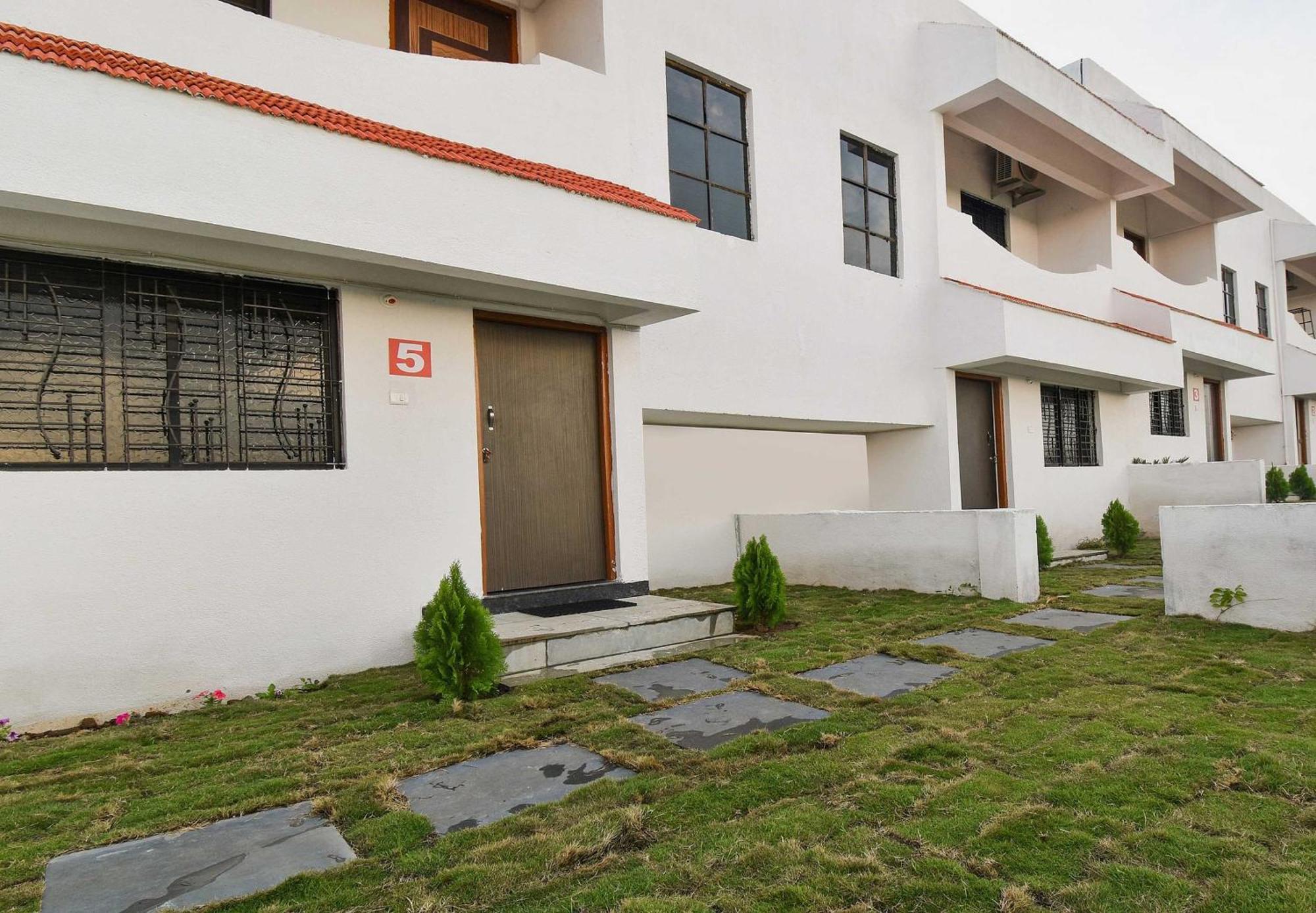 Spot On Carnival Resorts Rāipur Exterior foto