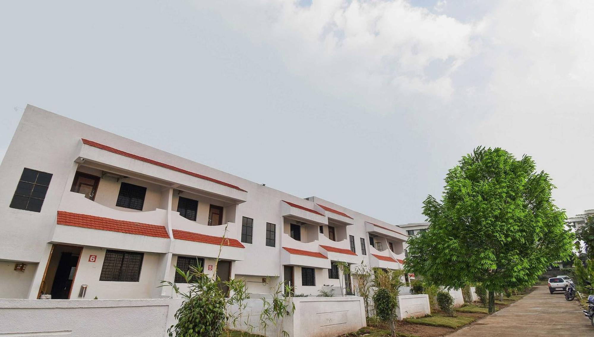 Spot On Carnival Resorts Rāipur Exterior foto