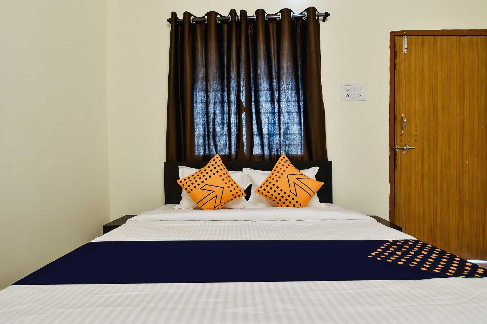 Spot On Carnival Resorts Rāipur Exterior foto