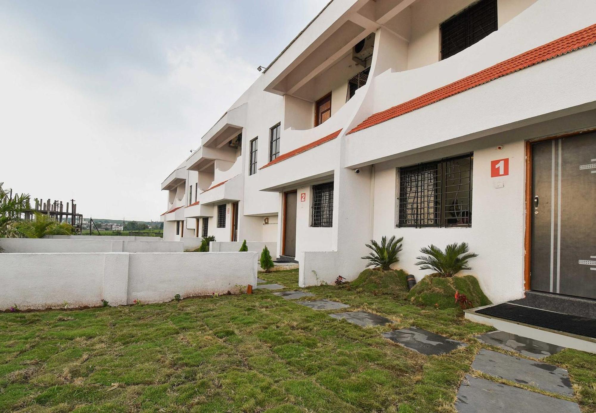 Spot On Carnival Resorts Rāipur Exterior foto